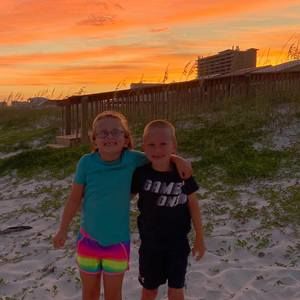 Meet your Posher, Elise